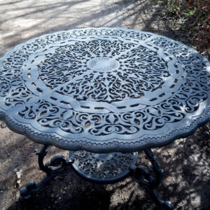 Victorian Round Table in Anthracite Grey
